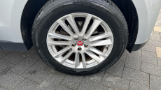 Jaguar F-Pace 2.0d Portfolio 5dr Auto AWD Diesel Estate